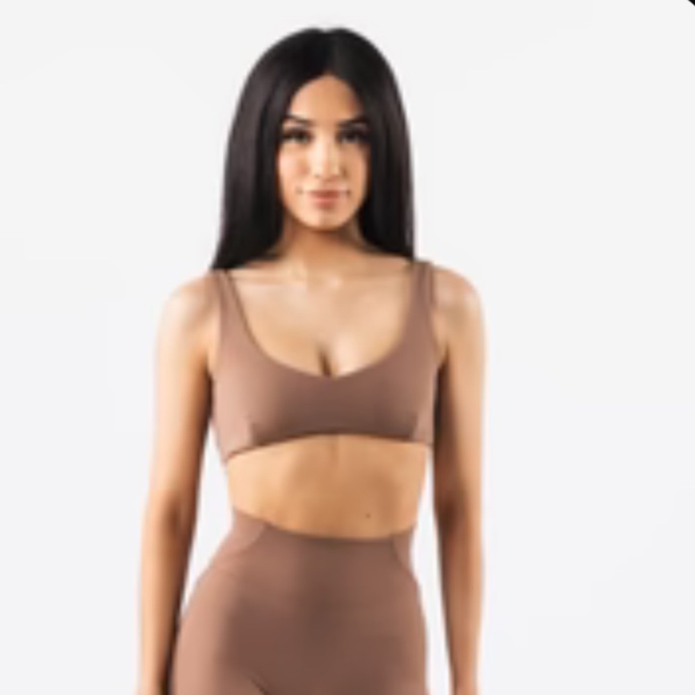 Alphalete 
AURA SCULPT BRA
OAK
S